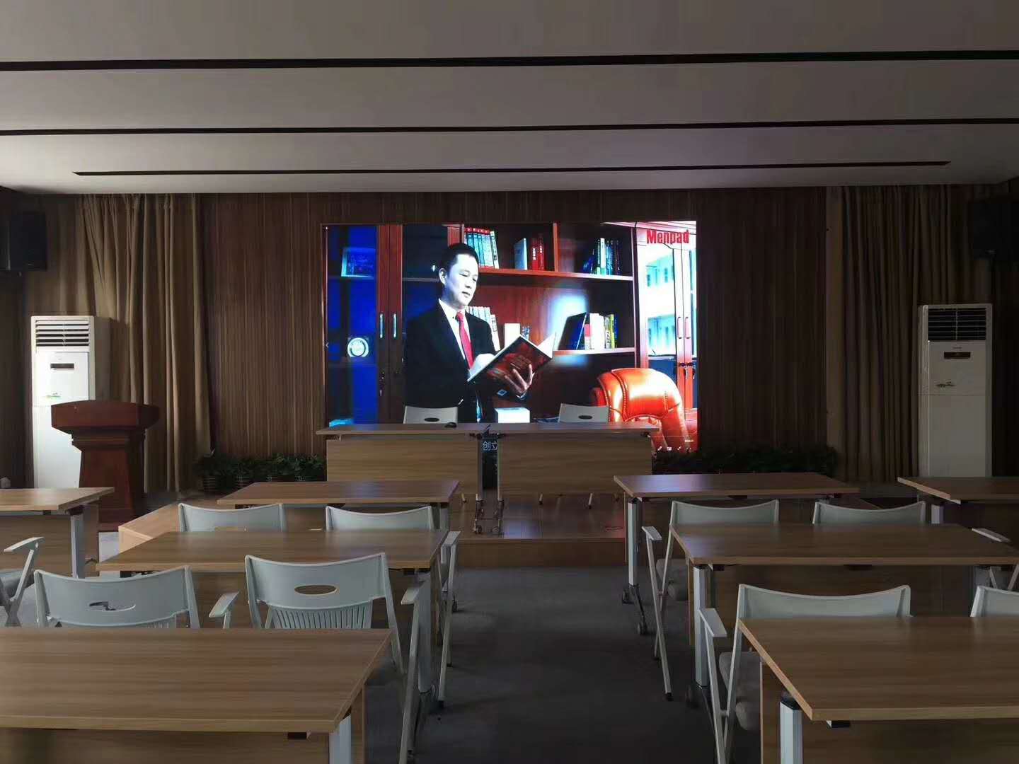 上海嘉定党建服务中心p2室内全彩LED显示屏(图1)
